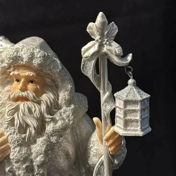 Vintage Old World Santa Music Box from San Francisco Music Box Company - Picture 5 of 12